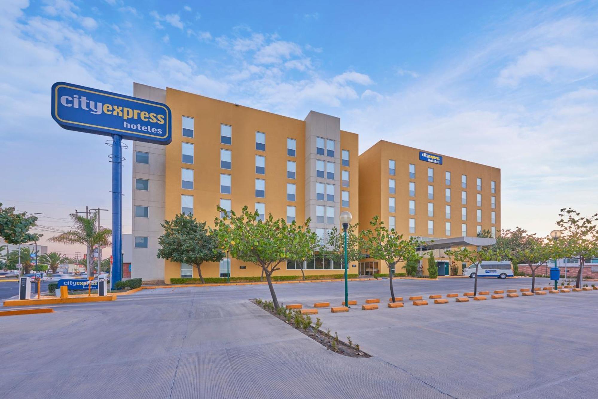 City Express By Marriott Irapuato Norte מראה חיצוני תמונה
